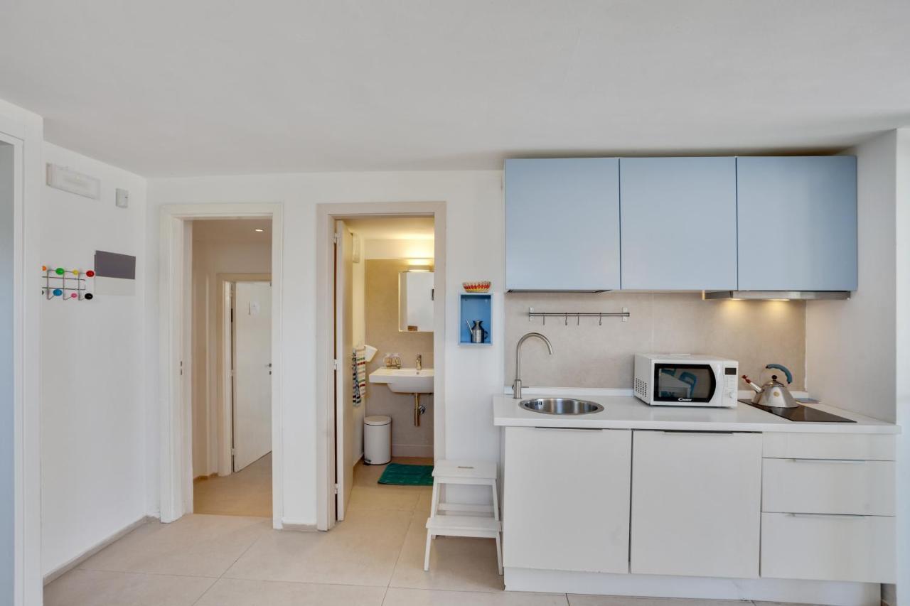 Casalmare Apartments One Step From The Sea Мола ди Бари Екстериор снимка