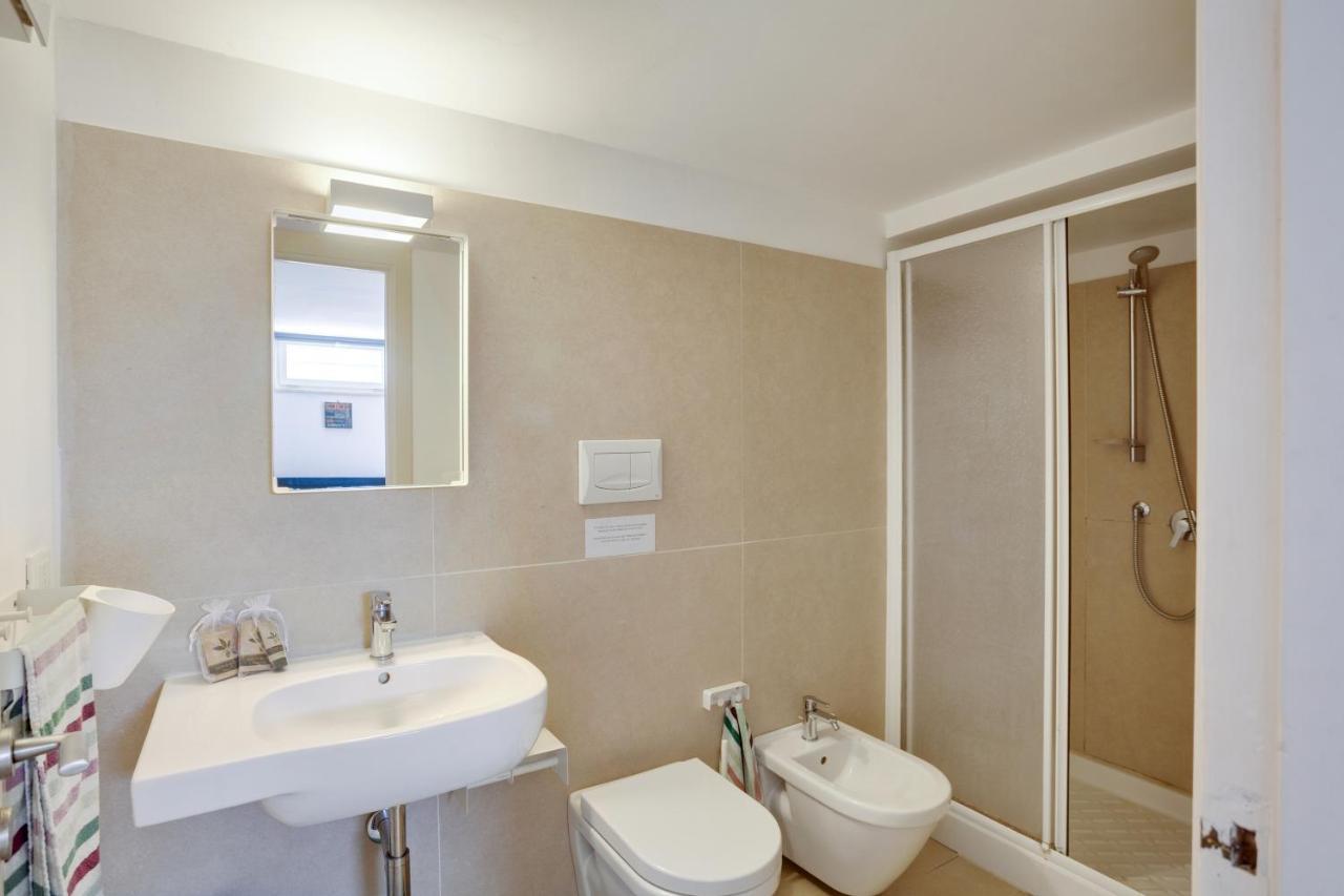Casalmare Apartments One Step From The Sea Мола ди Бари Екстериор снимка