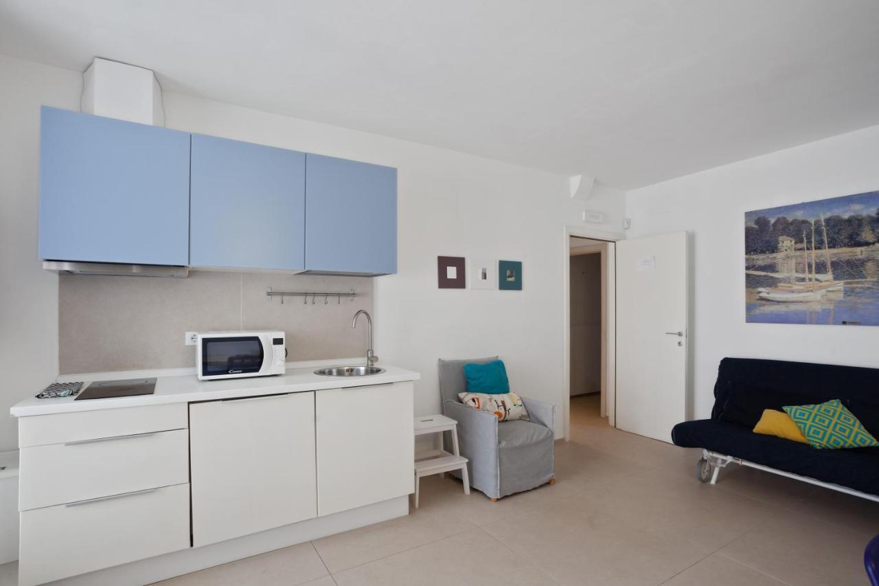 Casalmare Apartments One Step From The Sea Мола ди Бари Екстериор снимка