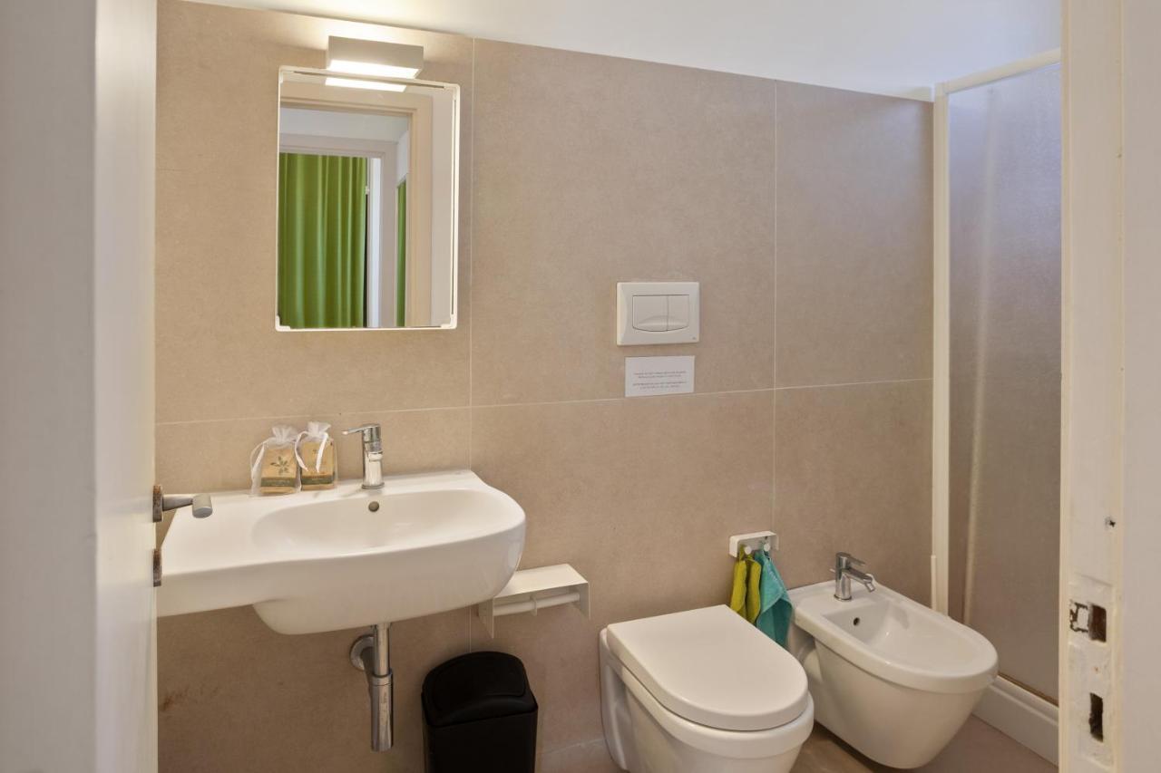 Casalmare Apartments One Step From The Sea Мола ди Бари Екстериор снимка