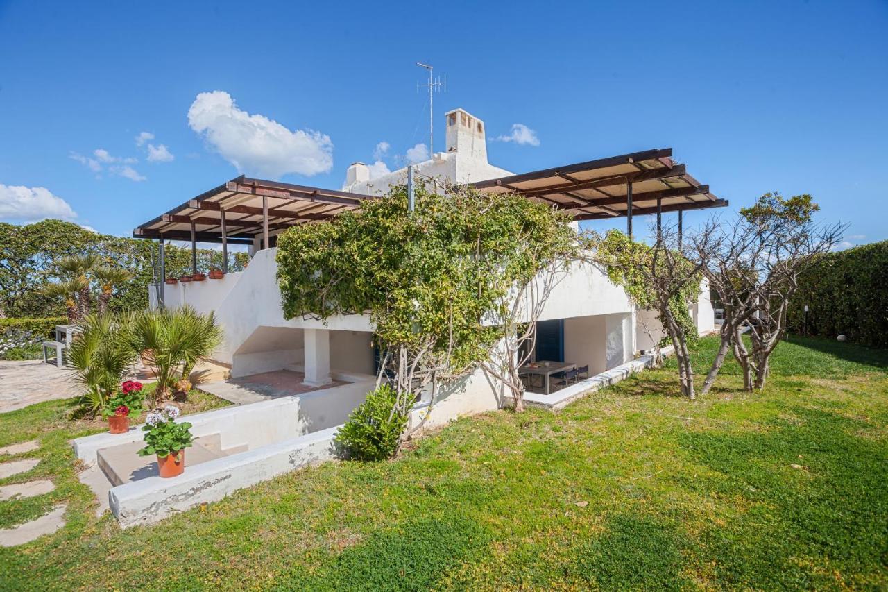Casalmare Apartments One Step From The Sea Мола ди Бари Екстериор снимка