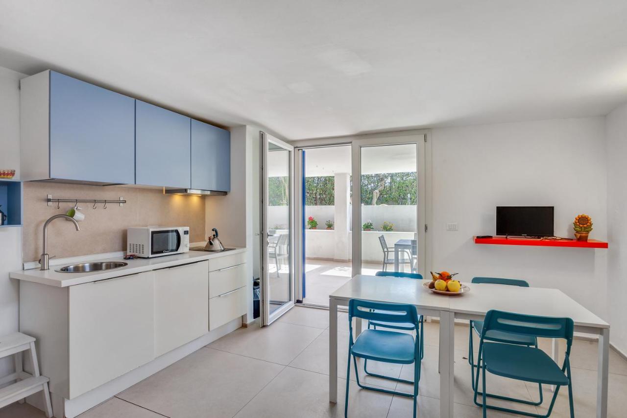 Casalmare Apartments One Step From The Sea Мола ди Бари Екстериор снимка