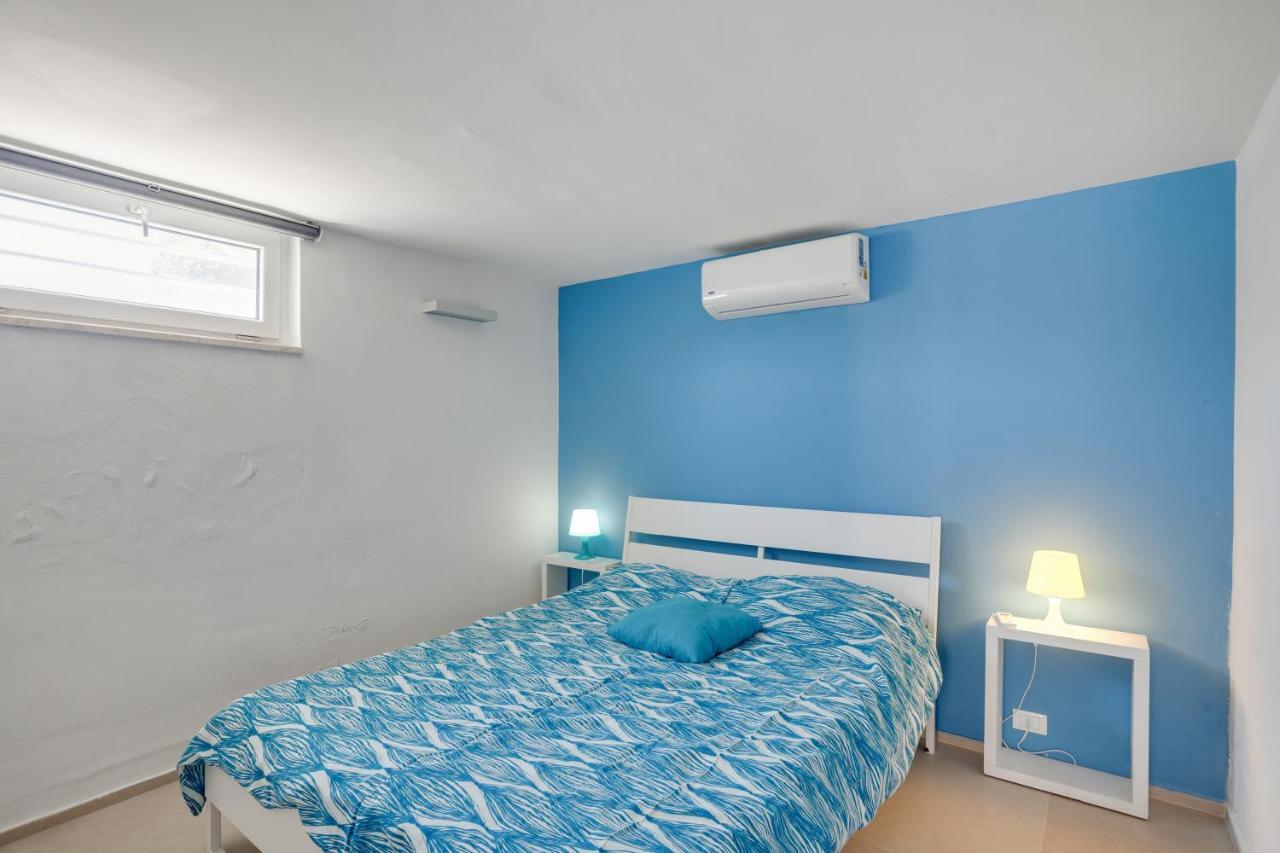 Casalmare Apartments One Step From The Sea Мола ди Бари Екстериор снимка