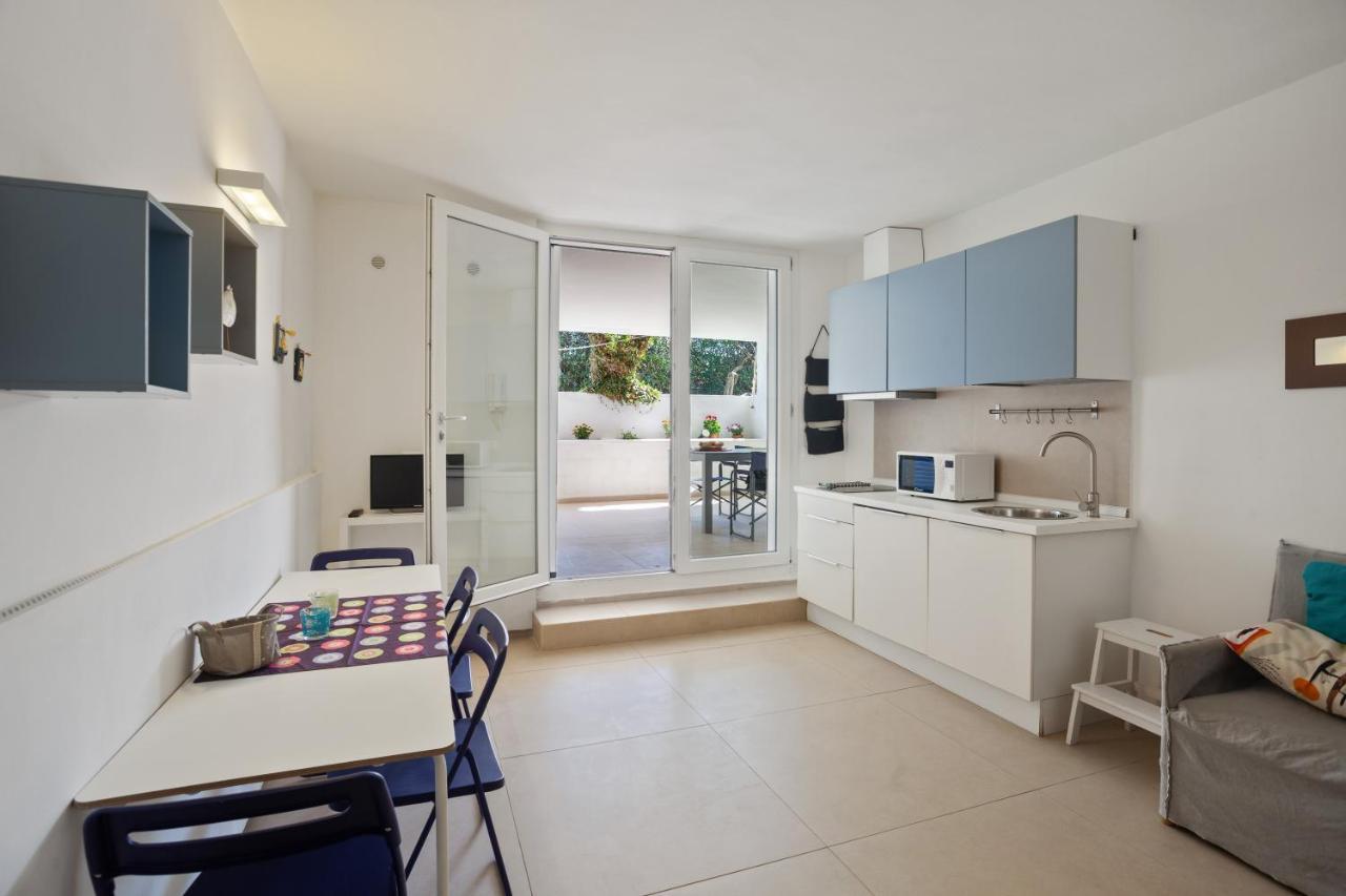 Casalmare Apartments One Step From The Sea Мола ди Бари Екстериор снимка