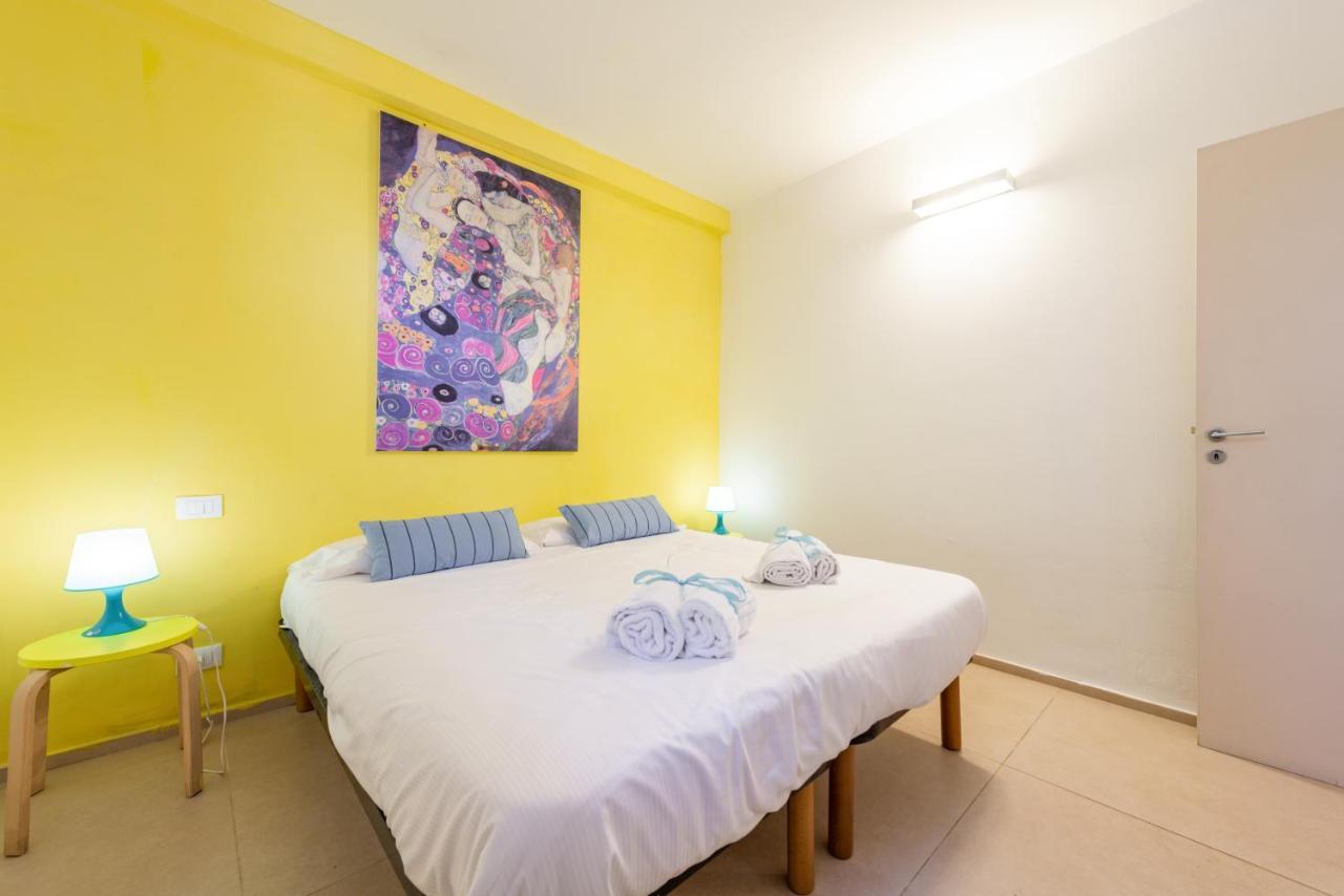 Casalmare Apartments One Step From The Sea Мола ди Бари Екстериор снимка