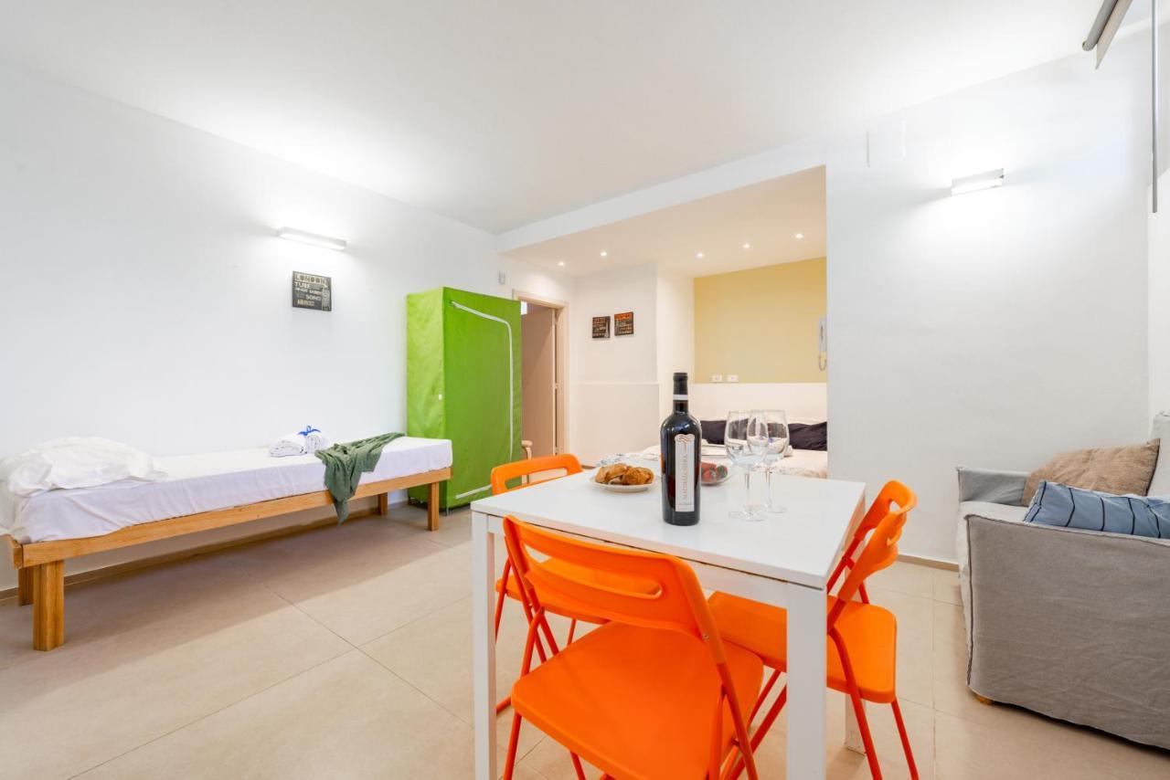 Casalmare Apartments One Step From The Sea Мола ди Бари Екстериор снимка